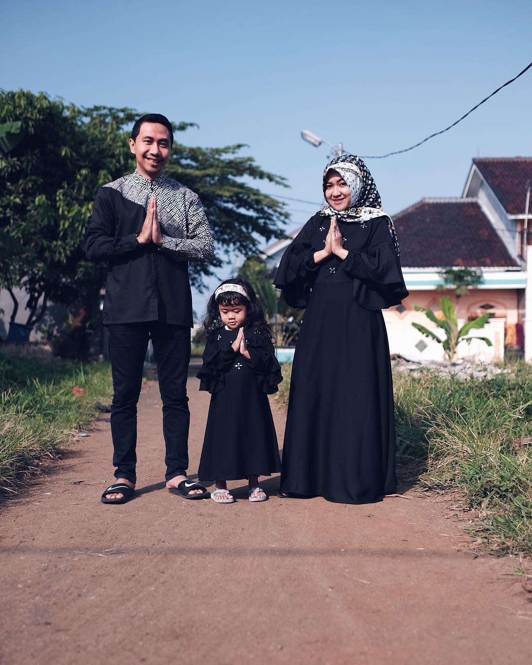 Style Serly Virgiola, Istri Raden Rauf yang Gaya Liburannya Kece Abis