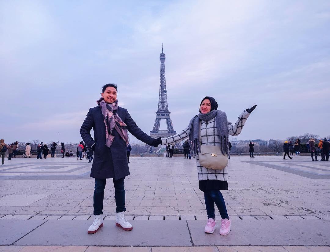 Style Serly Virgiola, Istri Raden Rauf yang Gaya Liburannya Kece Abis
