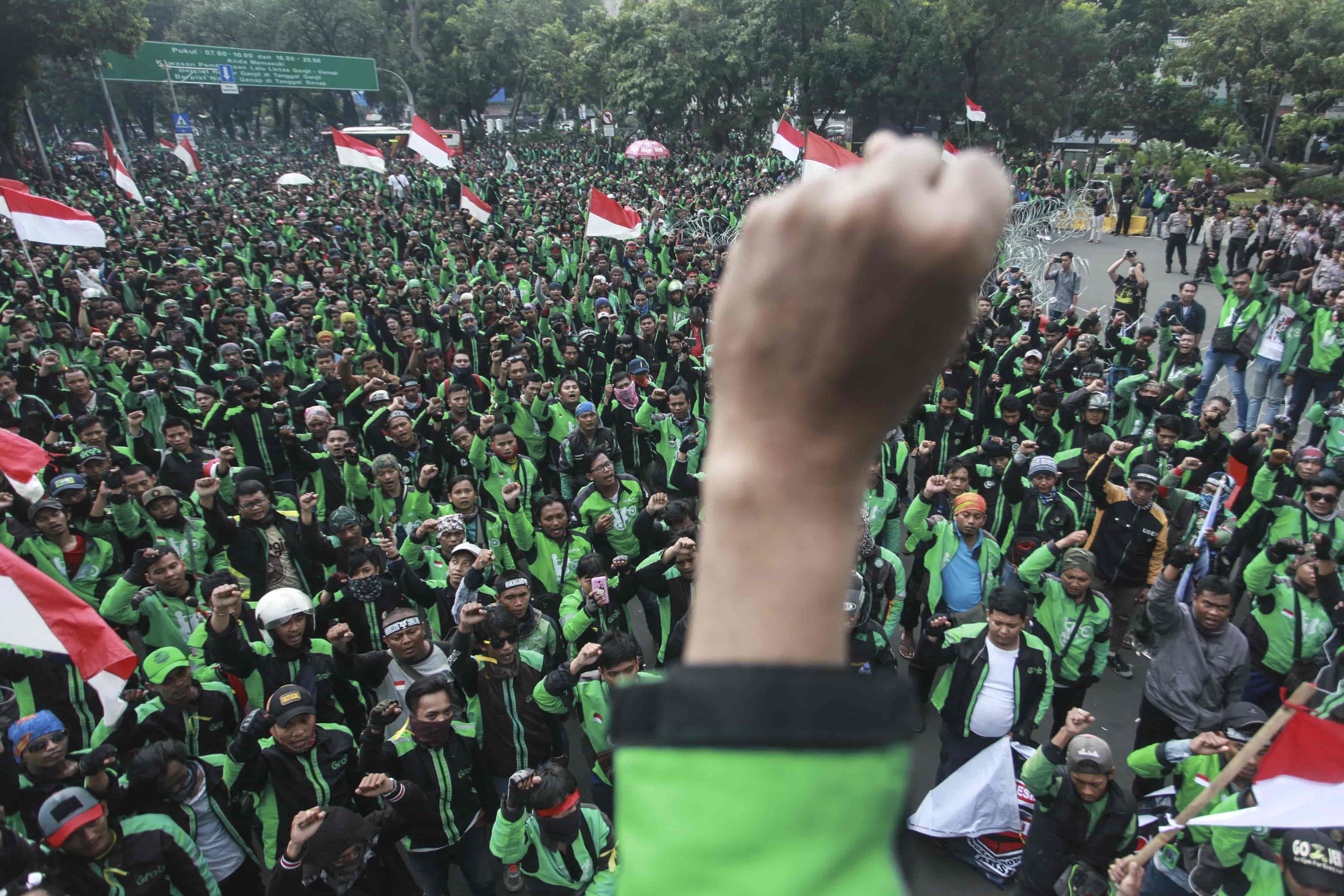 MA Cabut Sejumlah Aturan Transportasi Online, Ini Reaksi Grab!