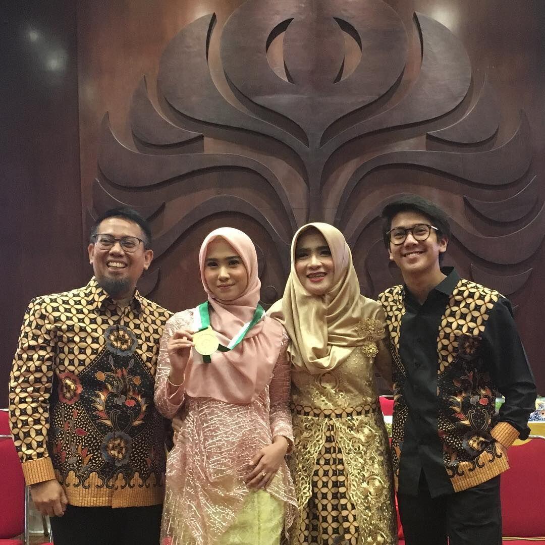 10 Potret Menawan Teh Ody, Kakak Kandung Iqbaal Ramadhan