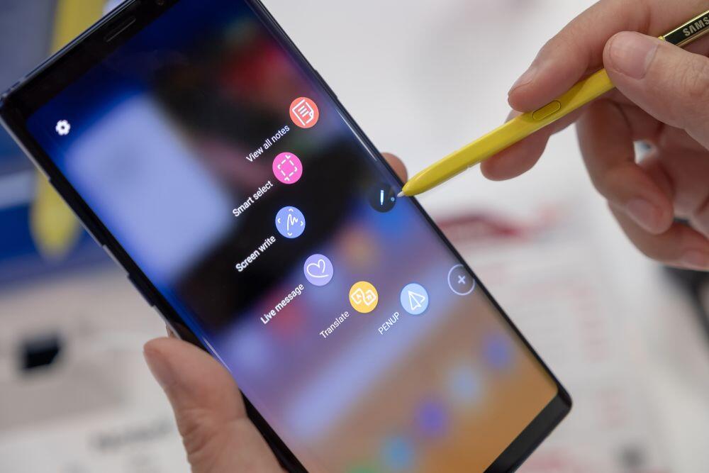 Ini 5 Fitur Smartphone yang Paling Dibutuhkan Milenial, Bener Banget!