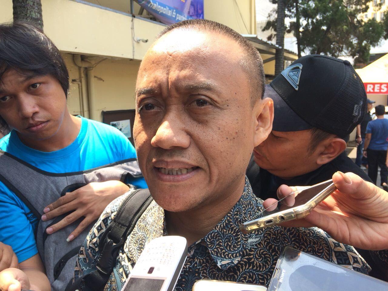 Tebar Senyum, Nur Mahmudi Penuhi Panggilan Polisi Hari Ini