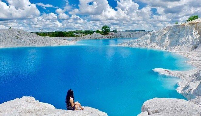 Bikin Hati Tenang, 5 Potret Wisata Alam Ini Memiliki Air Warna Toska