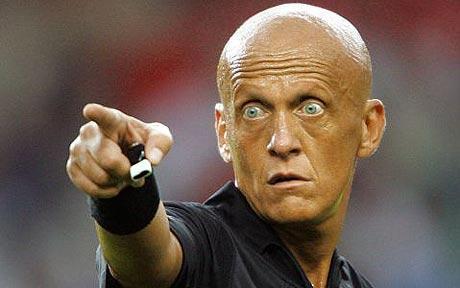 Gaya Galak Pierluigi Collina, Agan Teringat Apanya?