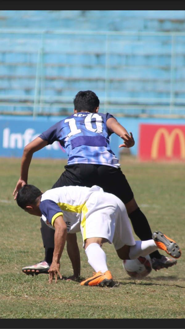 Mengapa permainan sepakbola terbilang kasar ?