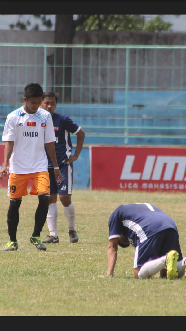 Mengapa permainan sepakbola terbilang kasar ?