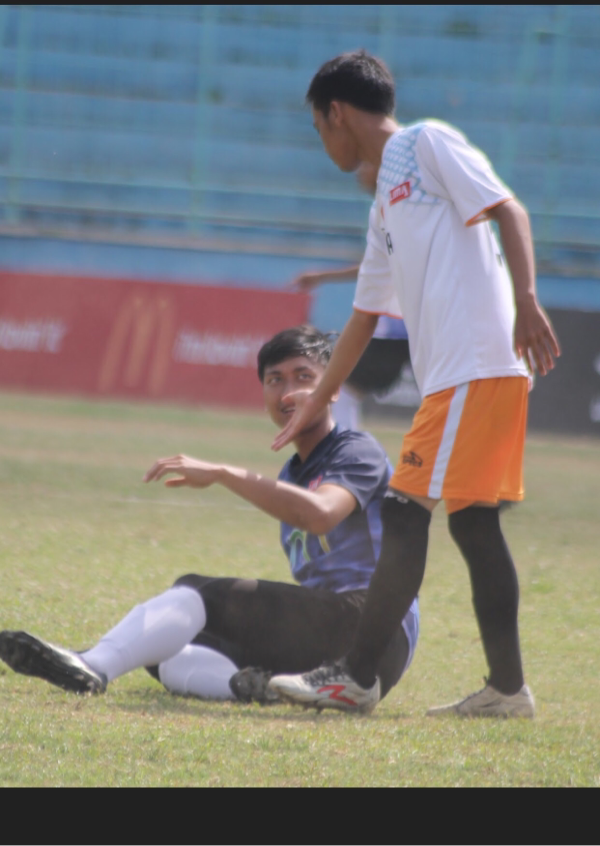 Menolong atau ditolong ?? UNIDA vs UM