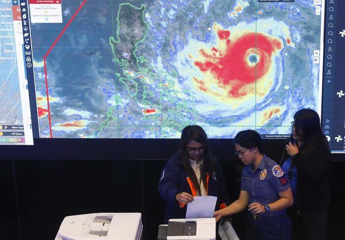 Badai super Mangkhut mengancam Filipina