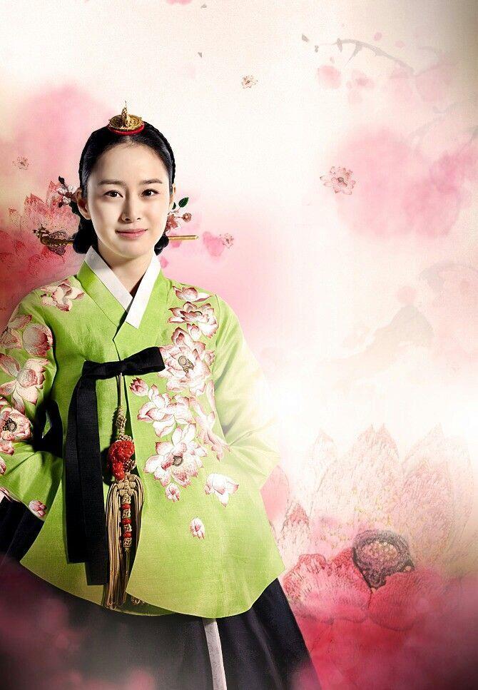 Gak Cuma Wanita Karier, 6 Aktris Ini Sukses Perankan Ratu di KDrama