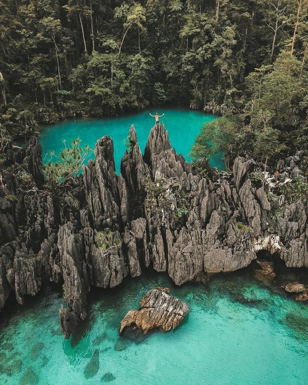 Siapa Sangka, 9 Tujuan Wisata Keren-keren Ini Ada di Indonesia!