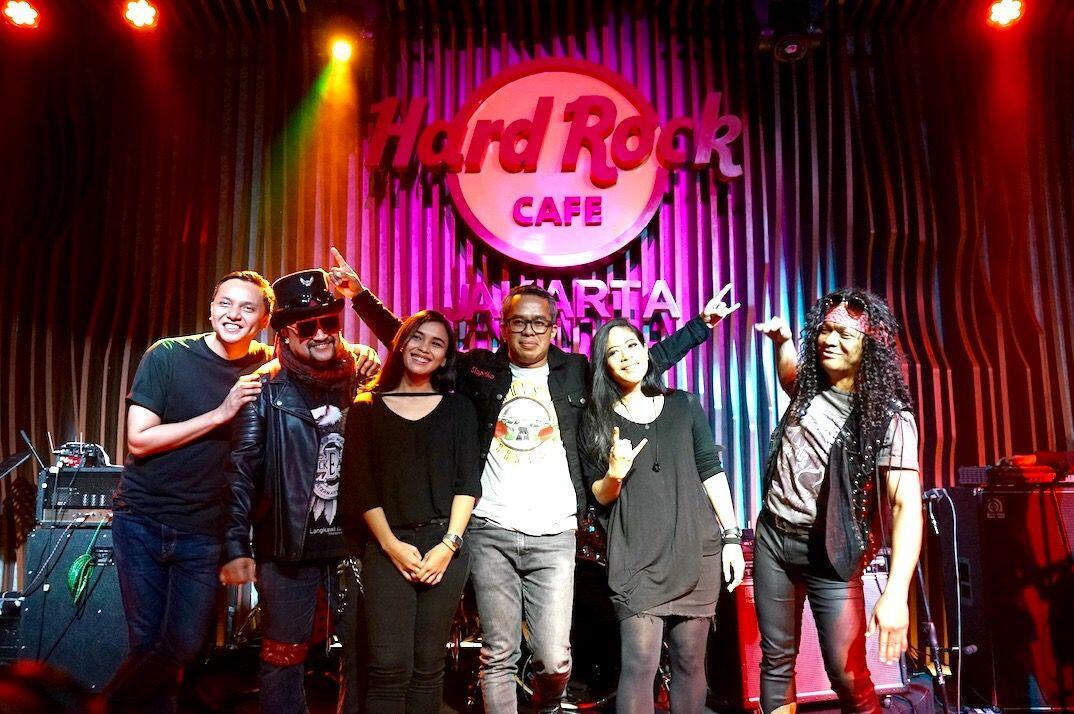 Iga Massardi Hingga Candil Ramaikan Konser Tribute to Gun N' Roses