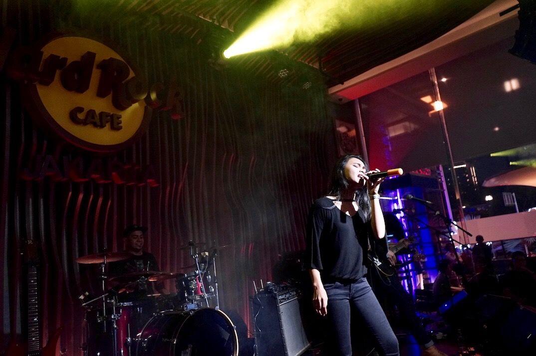 Iga Massardi Hingga Candil Ramaikan Konser Tribute to Gun N' Roses
