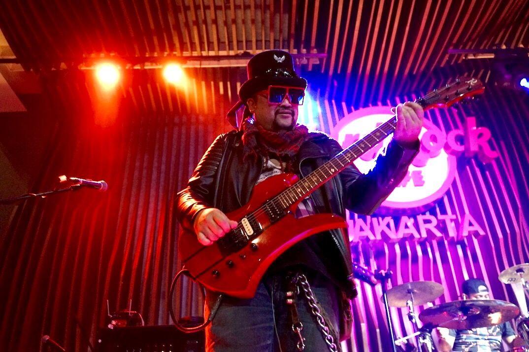 Iga Massardi Hingga Candil Ramaikan Konser Tribute to Gun N' Roses