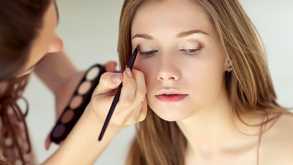 Hati-hati Girls, Kesalahan Makeup Ini Bikin Kamu Terlihat Lebih Tua