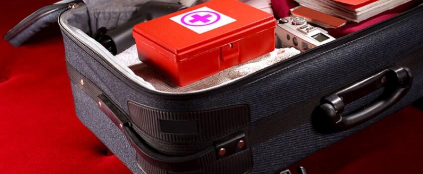 7 Obat Ini Wajib Dibawa saat Traveling, Stamina Bakal Oke Terus!