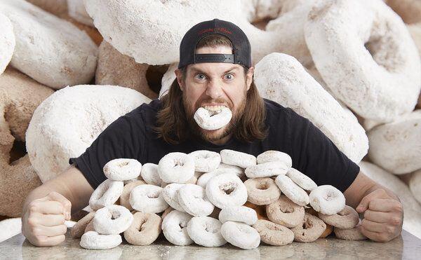 15 Orang Ini Cetak Rekor Nyeleneh di Guinness World Record