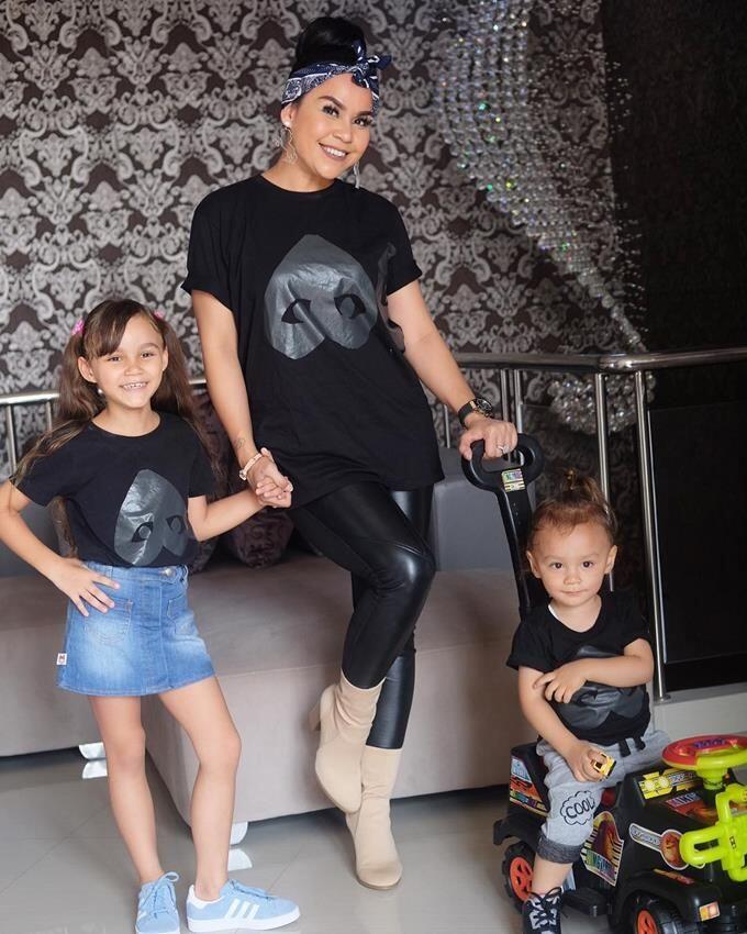 10 Bayi Artis Berwajah Bule Ini Gemesnya Maksimal, Imut Parah!