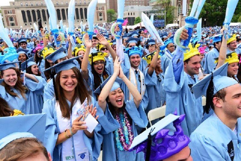 10 Toga Wisuda Paling Unik dari Berbagai Universitas di Dunia!