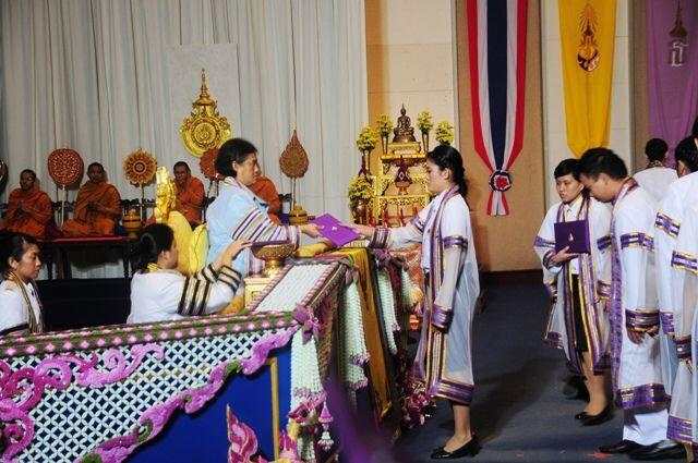 10 Toga Wisuda Paling Unik dari Berbagai Universitas di Dunia!