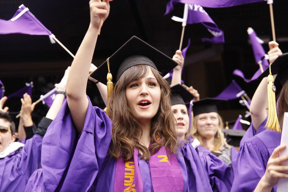 10 Toga Wisuda Paling Unik dari Berbagai Universitas di Dunia!