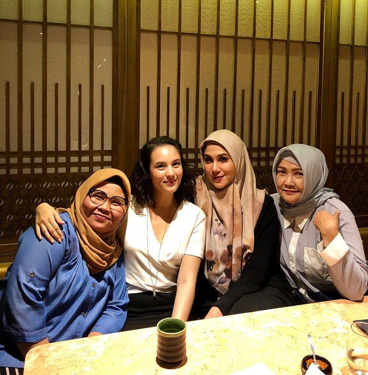 Dapat Restu, 10 Seleb Ini Sudah Dekat dengan Orangtua Pacar