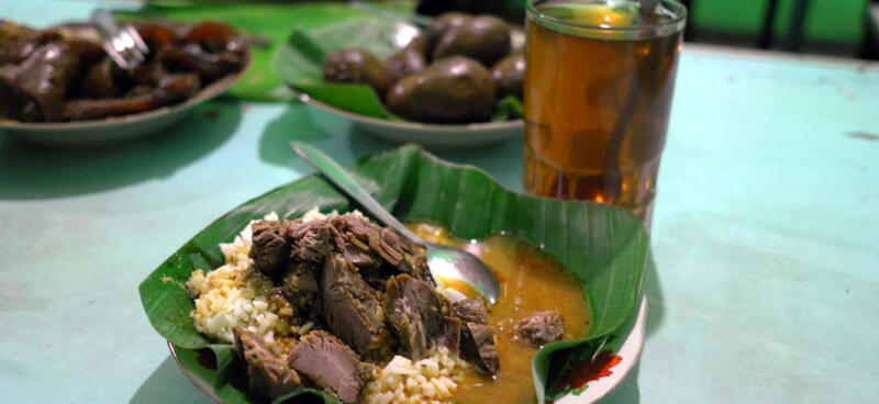 11 Makanan Kaki Lima Paling Hits di Semarang, Wajib Dicicipi!