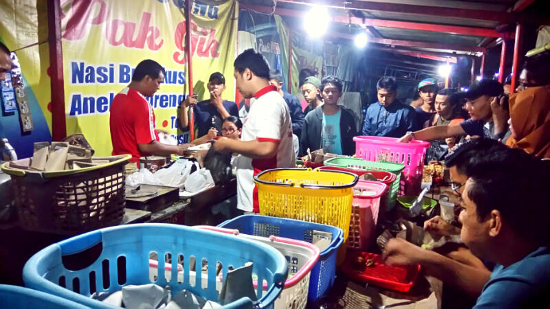 11 Makanan Kaki Lima Paling Hits di Semarang, Wajib Dicicipi!
