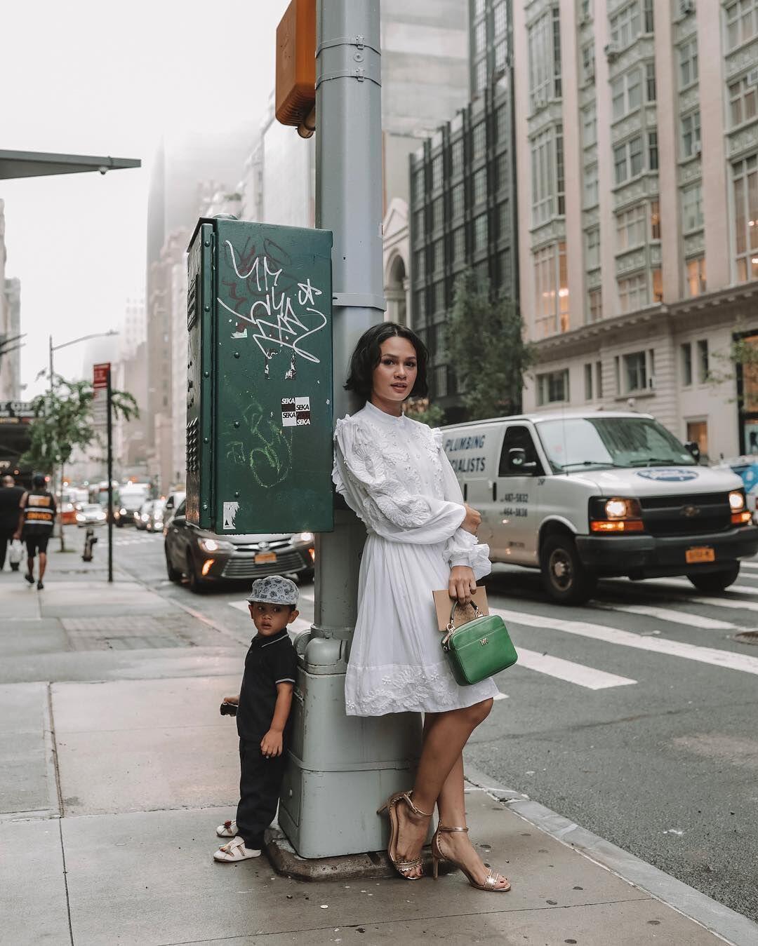 10 Gaya Cetar Andien di New York bak Masih Remaja!