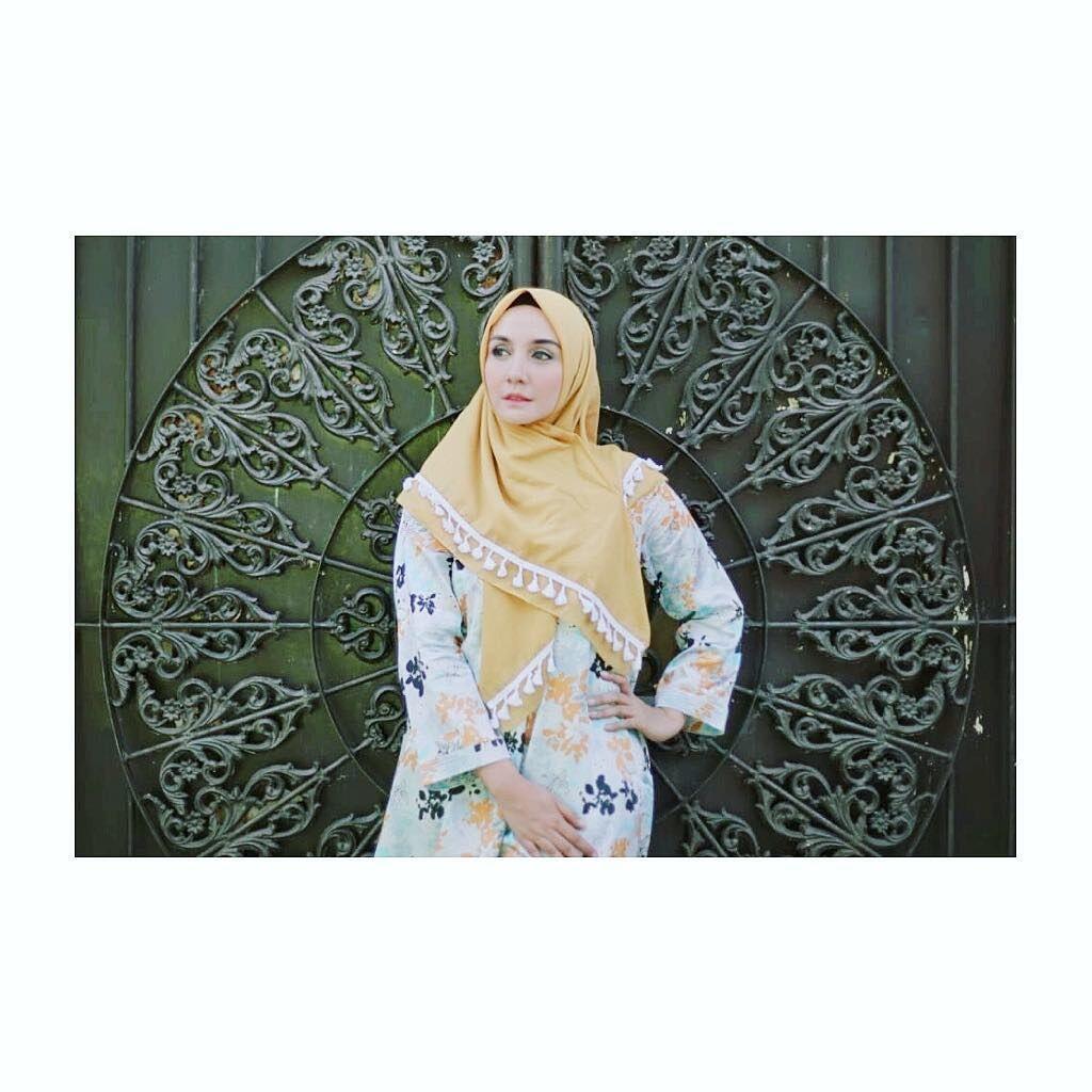 Dari Acara Olahraga ke ‘Tercyduk’, Ini 10 Potret Intan Erlita Berhijab