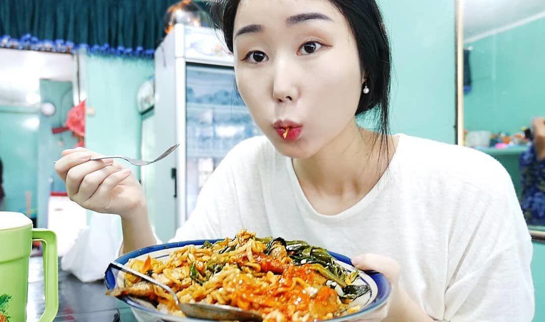 Suka Pete dan Jengkol, Ini 10 Potret Cantik YouTuber Korea Hari Jisun