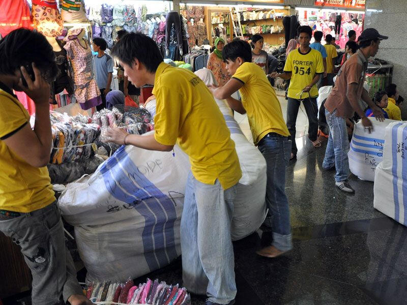 10 Teknik Menjelajah Tanah Abang, Belanja Jadi Aman dan Nyaman!