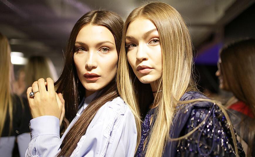 Adu Gaya Gigi Vs Bella Hadid, Sister Goals yang Selalu Tampil Stylish