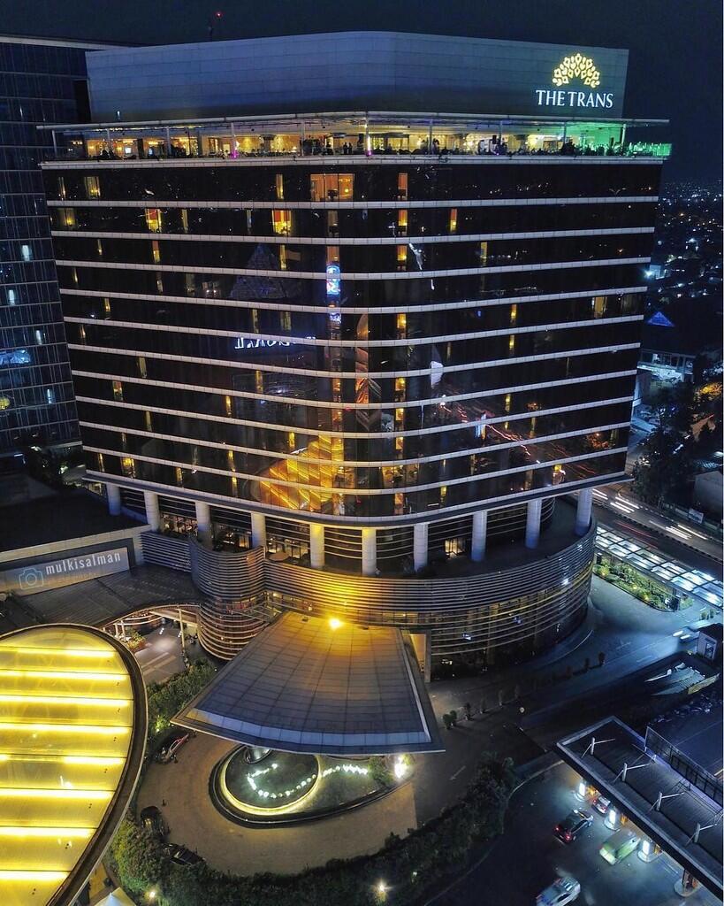 Hotel dekat Masjid yang Asri dan Keren di Bandung. Apa Aja, sih?