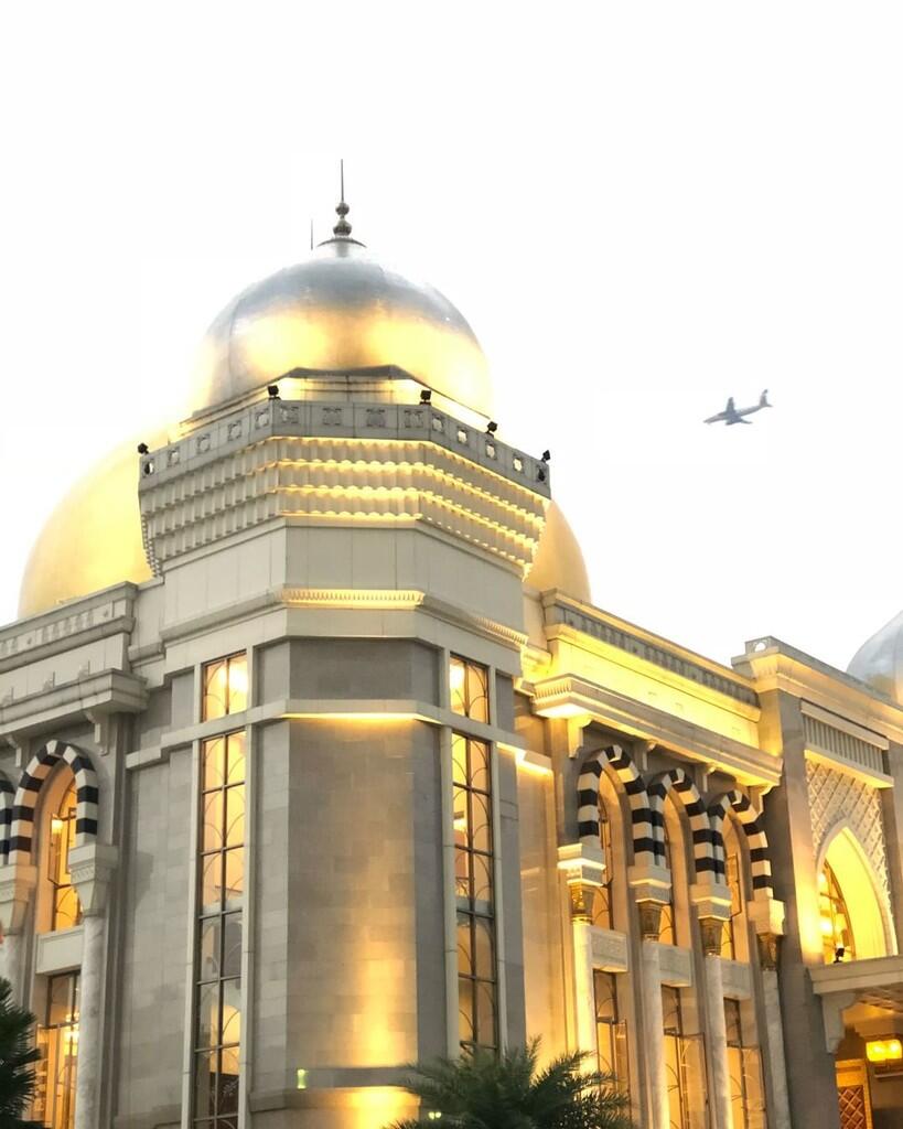 Hotel dekat Masjid yang Asri dan Keren di Bandung. Apa Aja, sih?