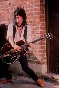 Izzy Stradlin, Sang Rocker yang berjiwa Rock n Roll Sejati!