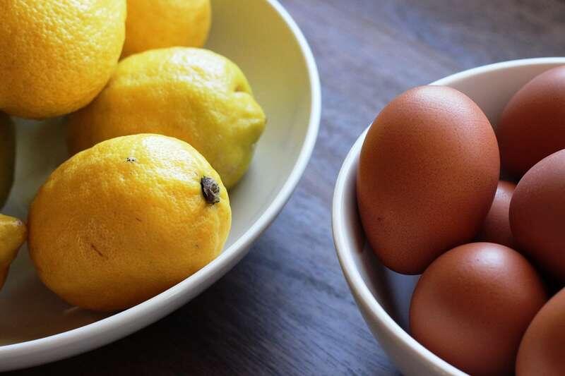 4 Cara Ampuh Menghilangkan Ketombe dengan Ramuan Ajaib Lemon