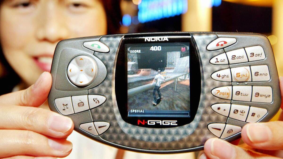 Bikin Bingung, 7 Ponsel Ini Punya Desain Nyeleneh