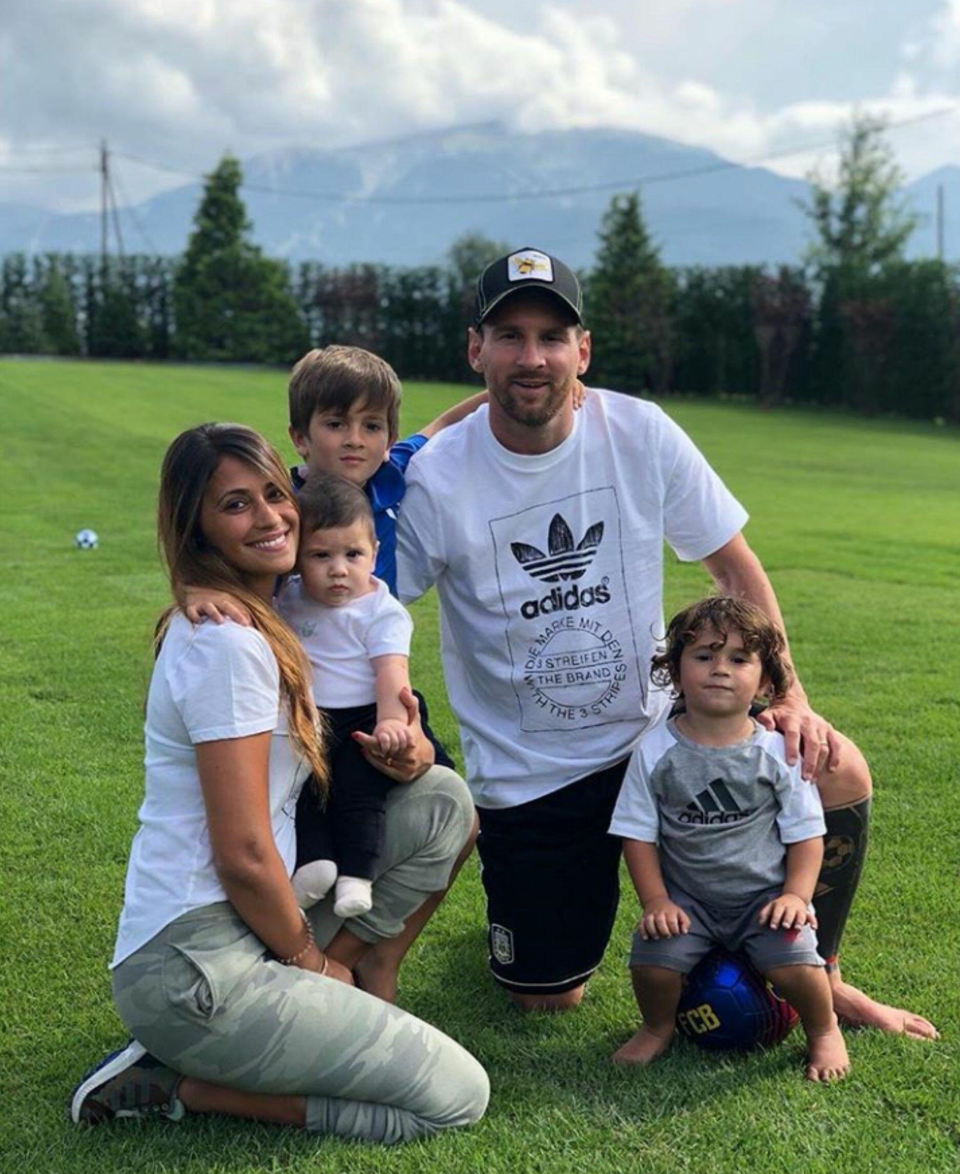 Sudah Sekolah, Ini 11 Potret Thiago Messi yang Menggemaskan