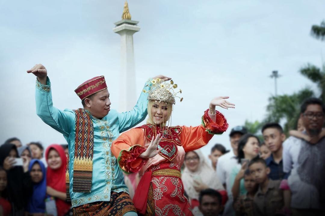 Sempat Dikira Settingan, 10 Potret Mesra Vicky Prasetyo & Angel Lelga