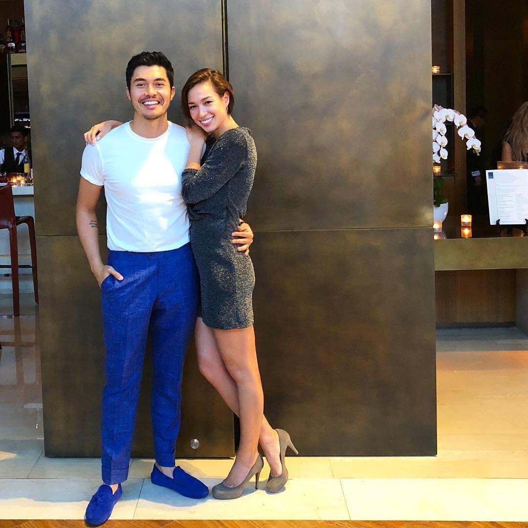 10 Potret Memesona Henry Golding, Si Aktor Tampan Crazy Rich Asians