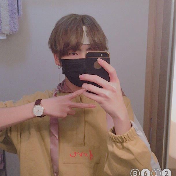 10 Potret Cowok Jepang 'Kembaran' V BTS, Bisa Lihat Bedanya?