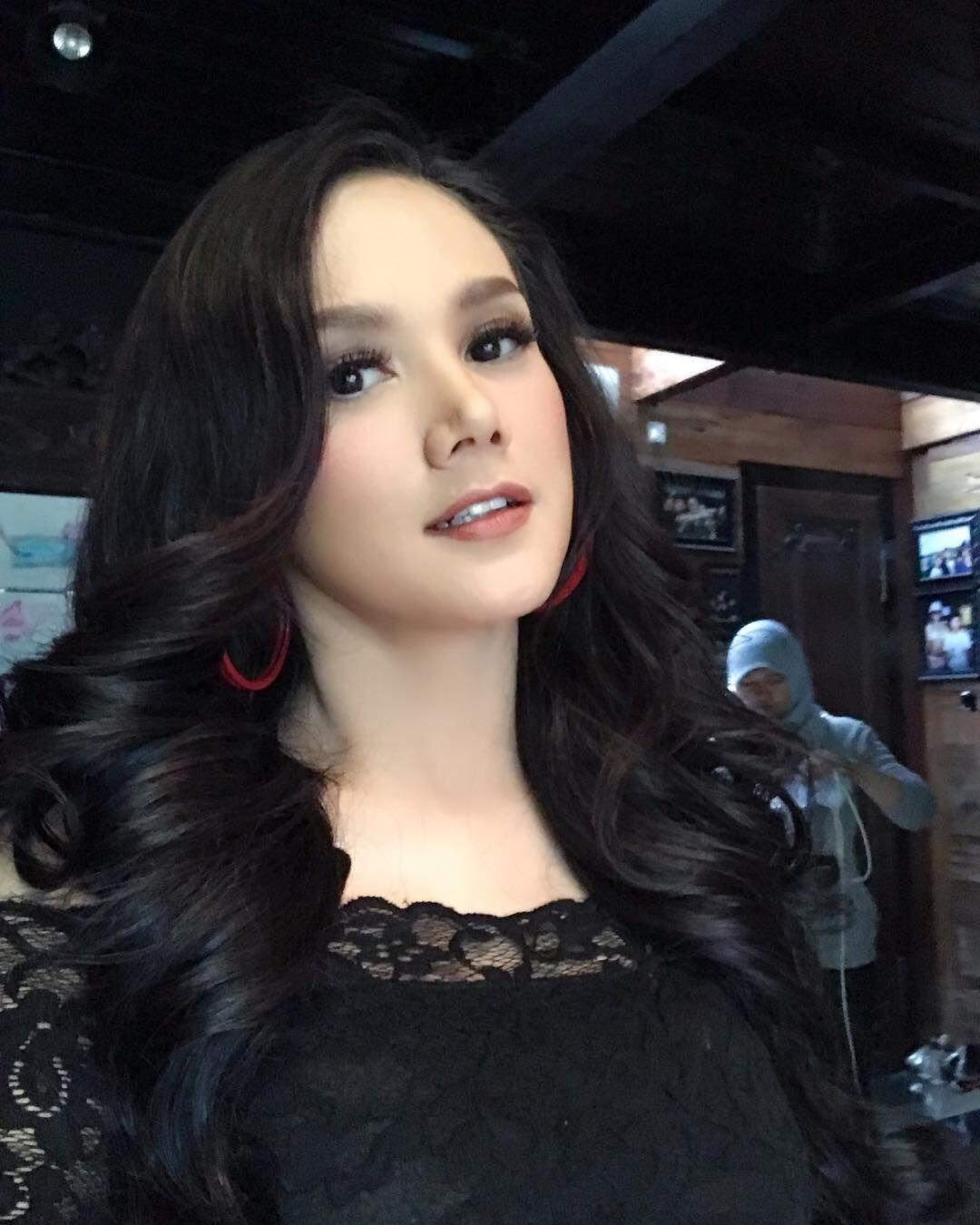 Bermental Baja, 5 Seleb Ini Paling Kebal Bully-an Para Haters