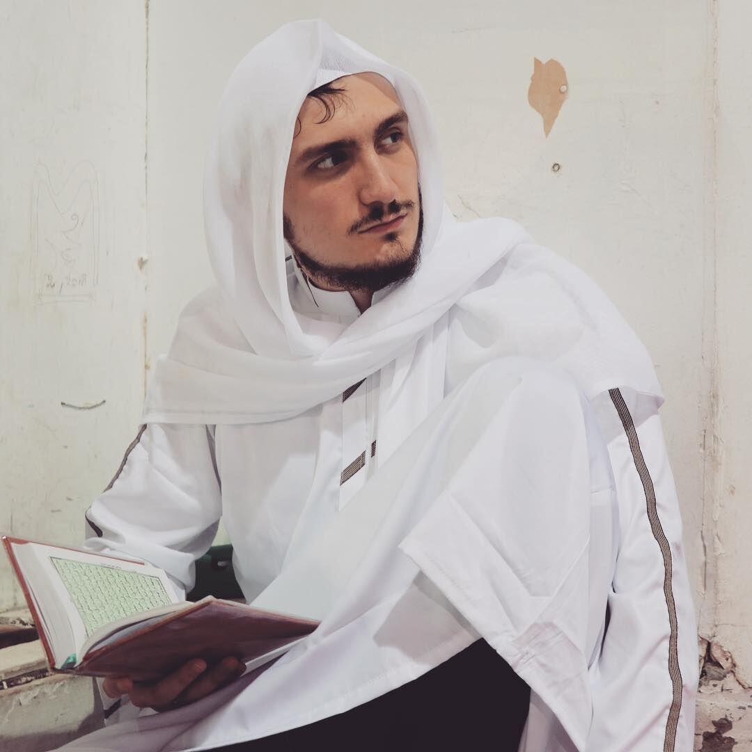 7 Kebaikan yang Kamu Dapatkan Jika Rutin Membaca Al-Qur'an