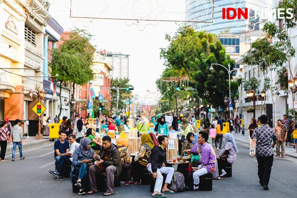 18 Potret Seru Mlaku-Mlaku nang Tunjungan, Wali Kota Risma Sampai Joget