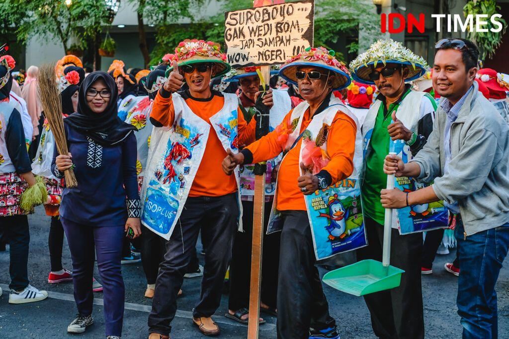 18 Potret Seru Mlaku-Mlaku nang Tunjungan, Wali Kota Risma Sampai Joget