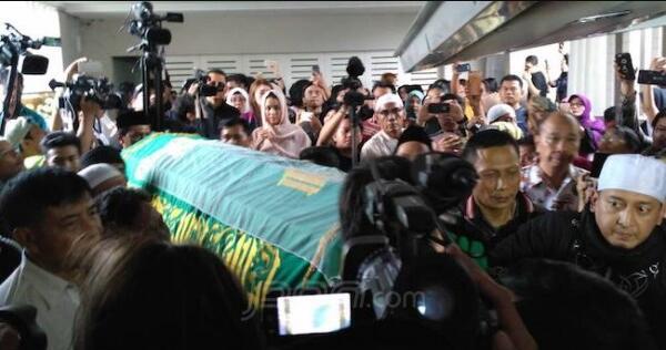 HEBOHKAN PUBLIK! 3 Artis Yang Bikin Duka Massal Di Indonesia!