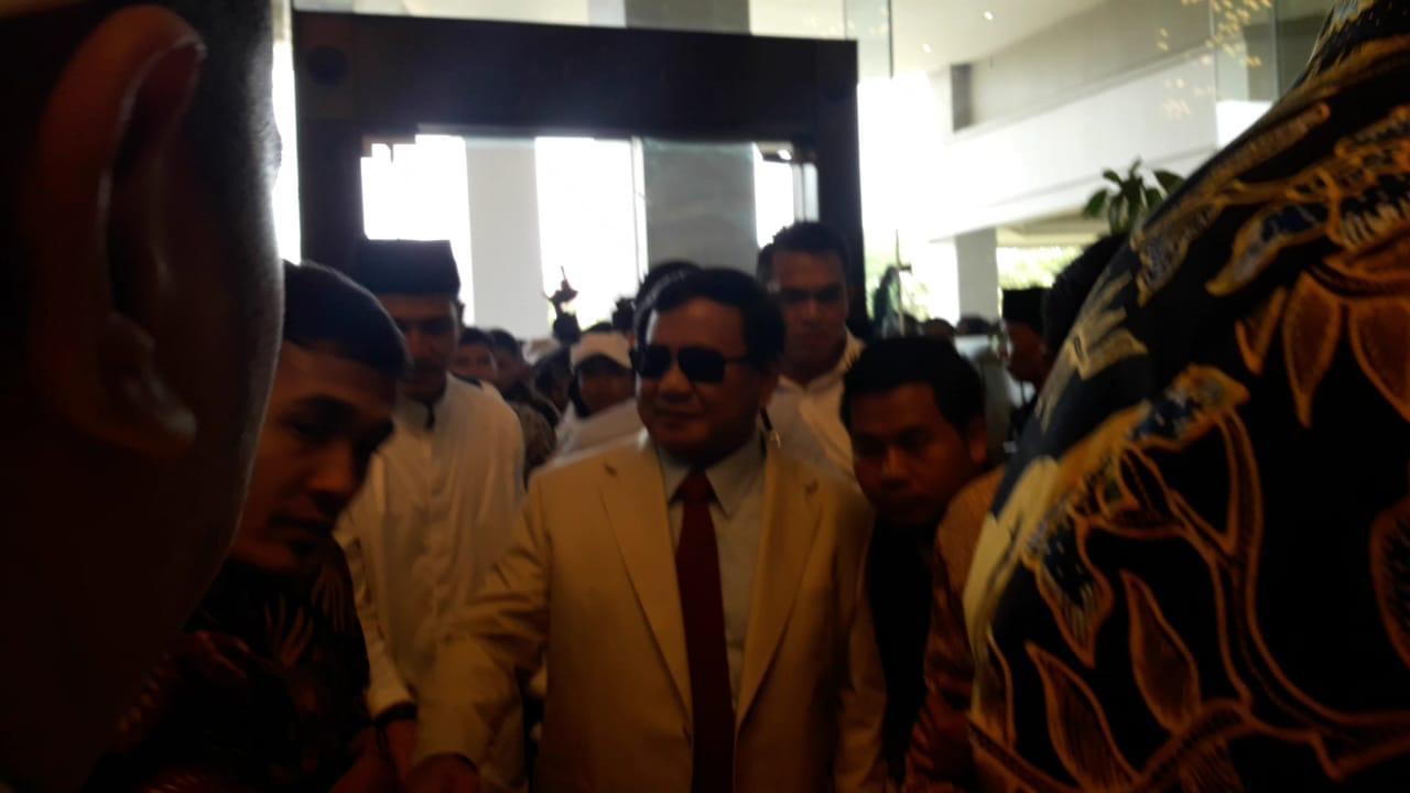 Teken Pakta Integritas Ijtima Ulama II, Prabowo Siap Pulangkan Rizieq Shihab