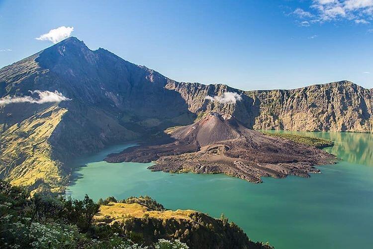 PENGGALAN PENGALAMAN MISTIS PENDAKIAN RINJANI