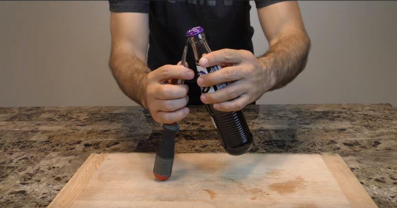 Bukan Sulap Bukan Sihir Kertas Bisa Buka Tutup Botol Lho. Kok Bisa?