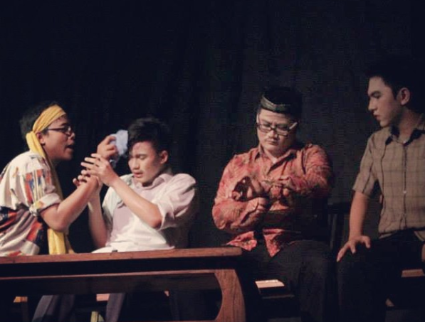 HOBI BERTEATER SEBAGAI BENTUK DEDIKASI PADA PENDIDIKAN #AslinyaLo